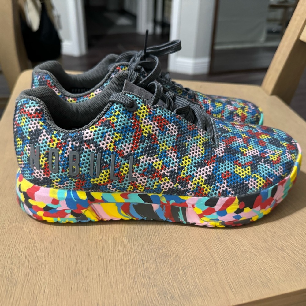 Nobull trainer + with gum bottom
